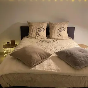 https://villa-des-oliviers-avec-piscine.hotels-rhonealpes.com
