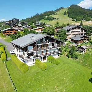 https://chalet-les-combes.hotels-rhonealpes.com