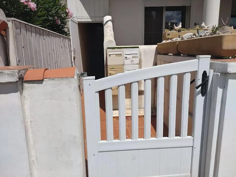 Appartement Face A La Mer - Saintes-Maries-De-La-Mer 0*,  Francie